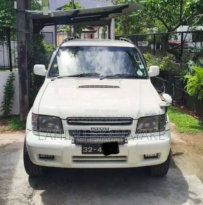Isuzu Trooper Bighorn 2001 SUV (Used)