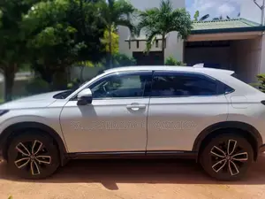 Honda Vezel Z E-hev 2025 SUV (Used)