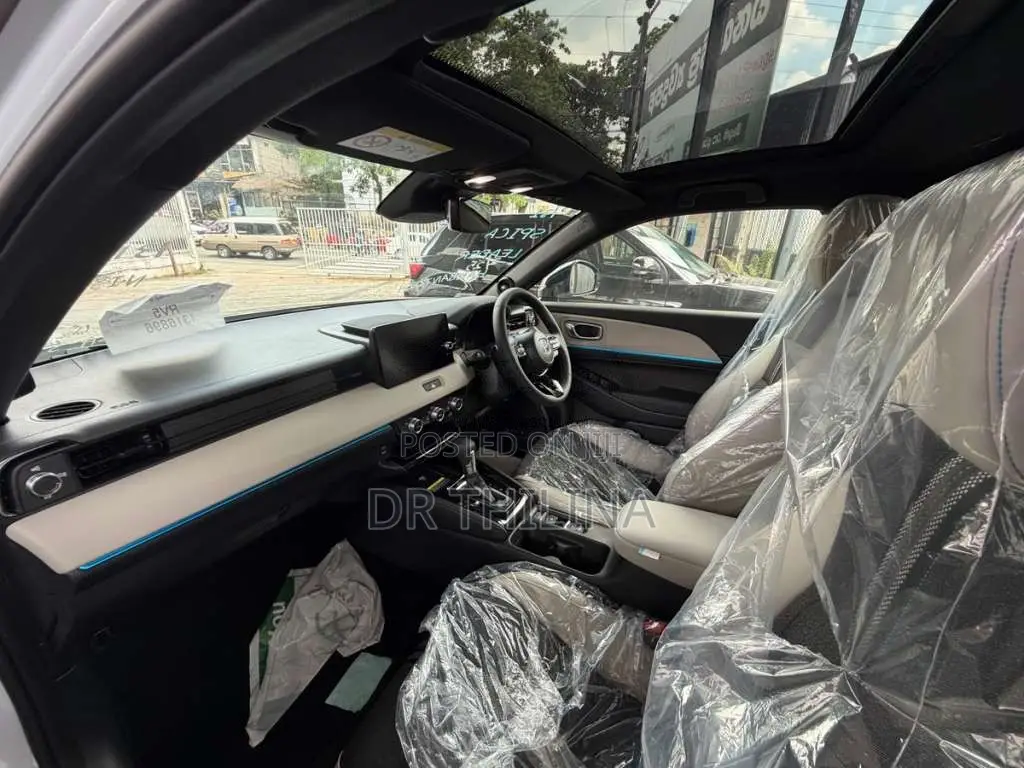 Honda Vezel Z Play Moon Roof 2026 SUV Brand New