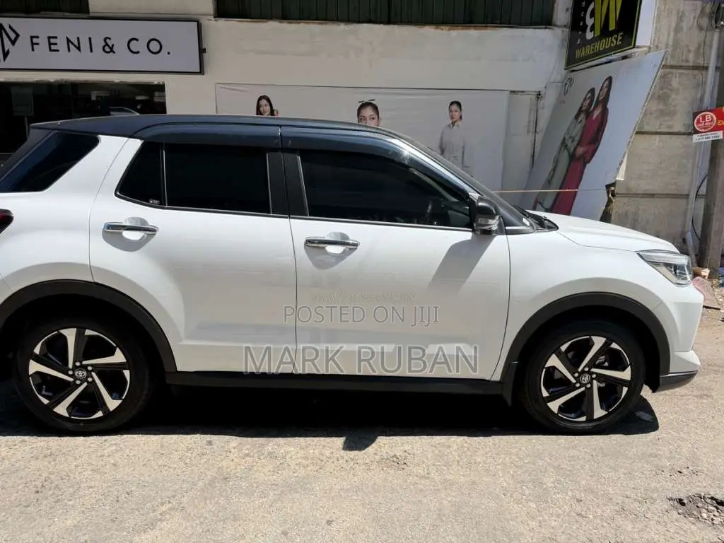 Toyota Raize 2025 SUV (Used)