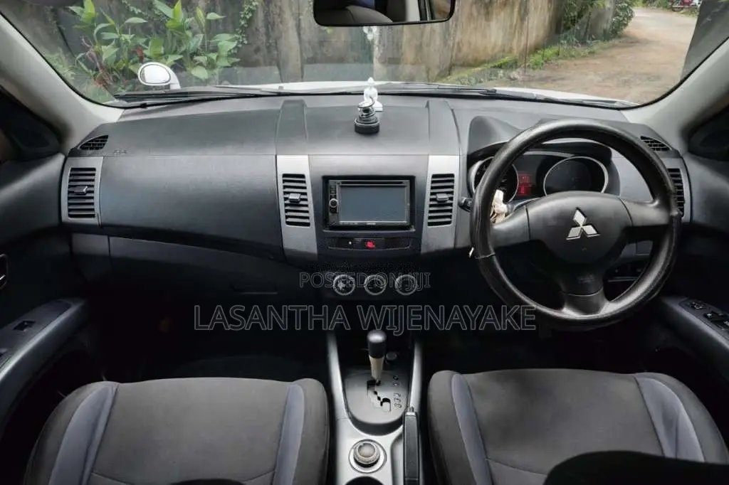 Mitsubishi Outlander 2010 SUV (Used)
