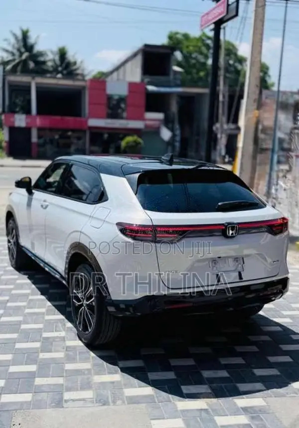 Honda Vezel Z Play Moon Roof 2026 SUV Brand New