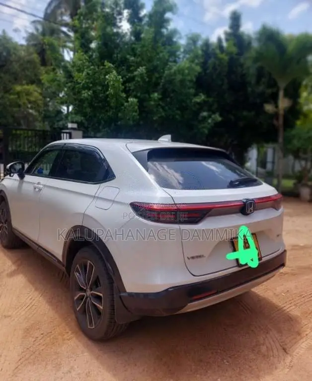 Honda Vezel Z E-hev 2025 SUV (Used)