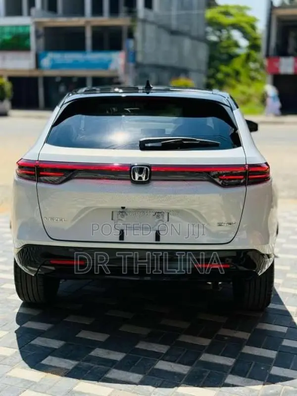 Honda Vezel Z Play Moon Roof 2026 SUV Brand New
