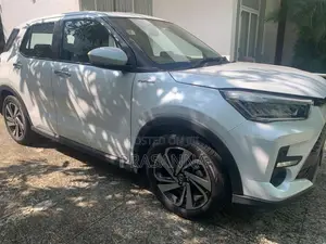 Toyota Raize 2025 SUV (Used)