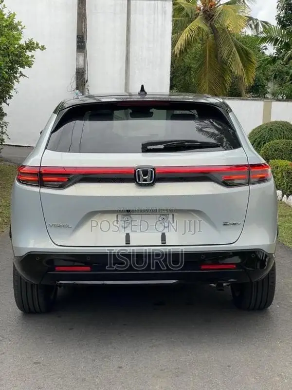 Honda Vezel Z Play Moon Roof 2025 SUV Brand New