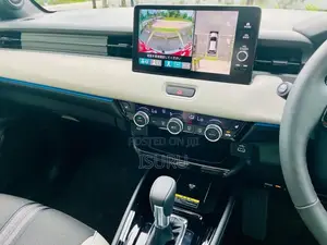 Honda Vezel Z Play Moon Roof 2025 SUV Brand New