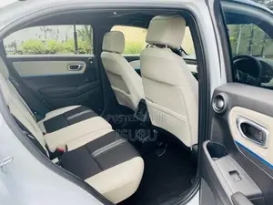 Honda Vezel Z Play Moon Roof 2025 SUV Brand New