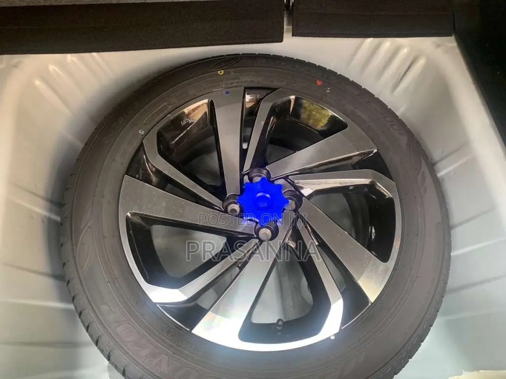 Toyota Raize 2025 SUV (Used)