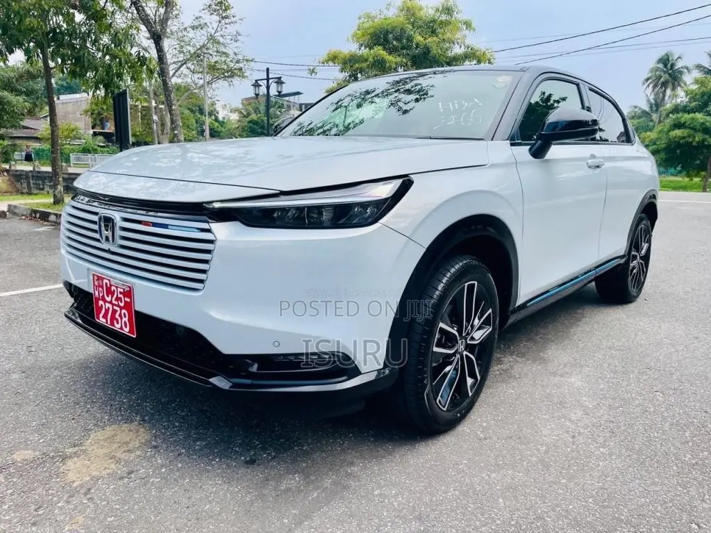 Honda Vezel Z Play Moon Roof 2025 SUV Brand New