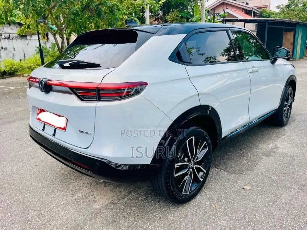 Honda Vezel Z Play Moon Roof 2025 SUV Brand New
