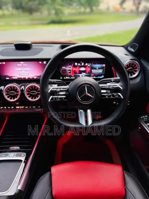Mercedes-Benz GLB 180 AMG Premium Plus 2024 SUV (Used)
