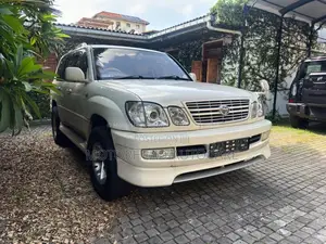 Toyota Land Cruiser Cygnus UZJ100 2000 SUV (Used)