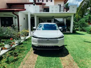 Honda Vezel 2025 SUV (Used)