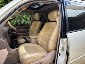Toyota Land Cruiser Cygnus UZJ100 2000 SUV (Used)