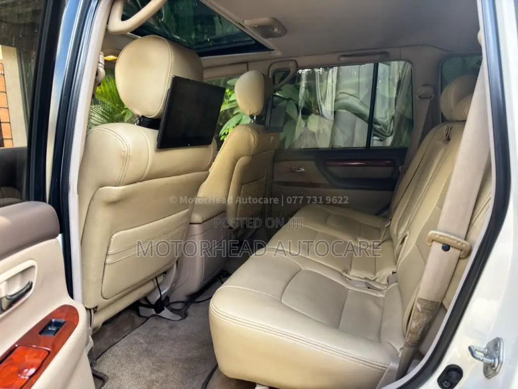 Toyota Land Cruiser Cygnus UZJ100 2000 SUV (Used)