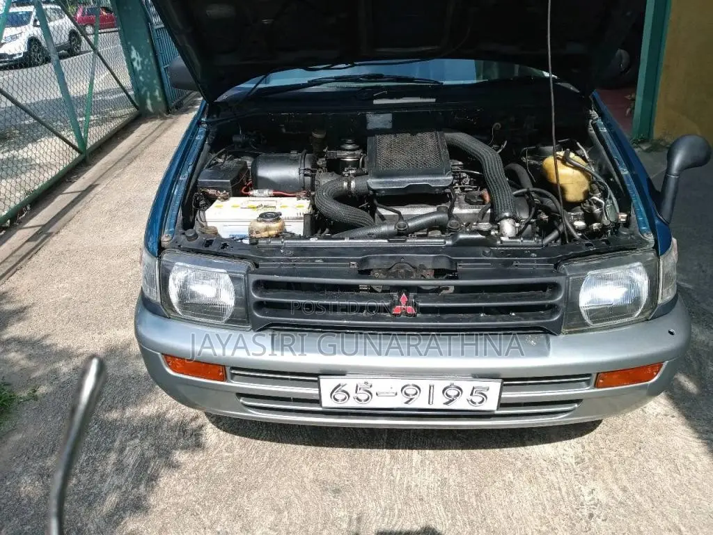 Mitsubishi Sport 2000 SUV (Used)