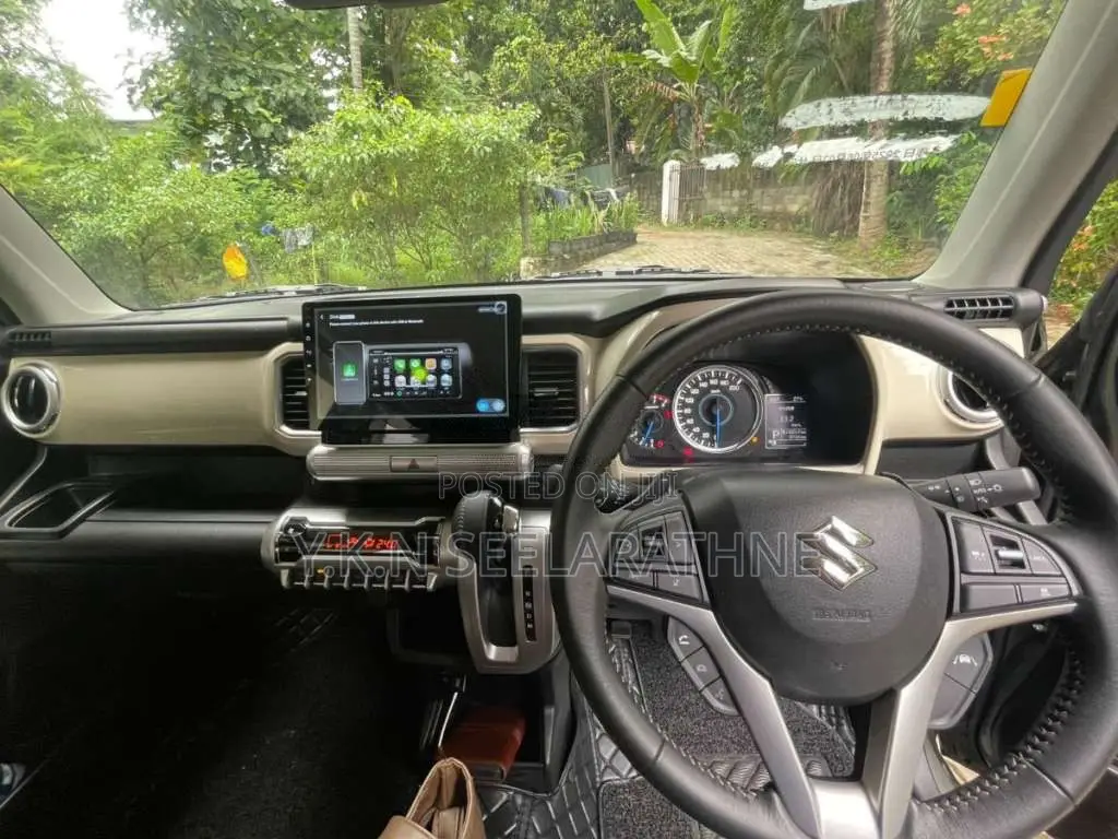 Suzuki Xbee 2023 SUV (Used)