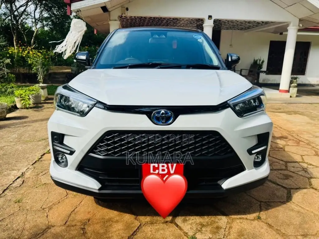 Toyota Raize 2025 SUV (Used)
