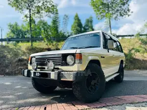 Mitsubishi Pajero 1990 SUV (Used)