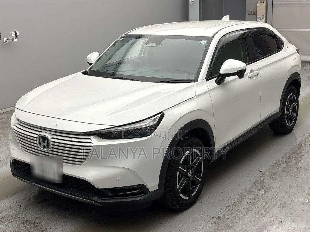 Honda Vezel RV5 X- Pearl Have To Import 2023 SUV Unregistered (Recondi