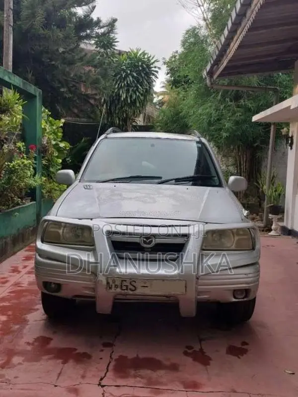 Mazda Proceed Levante 1999 SUV (Used)