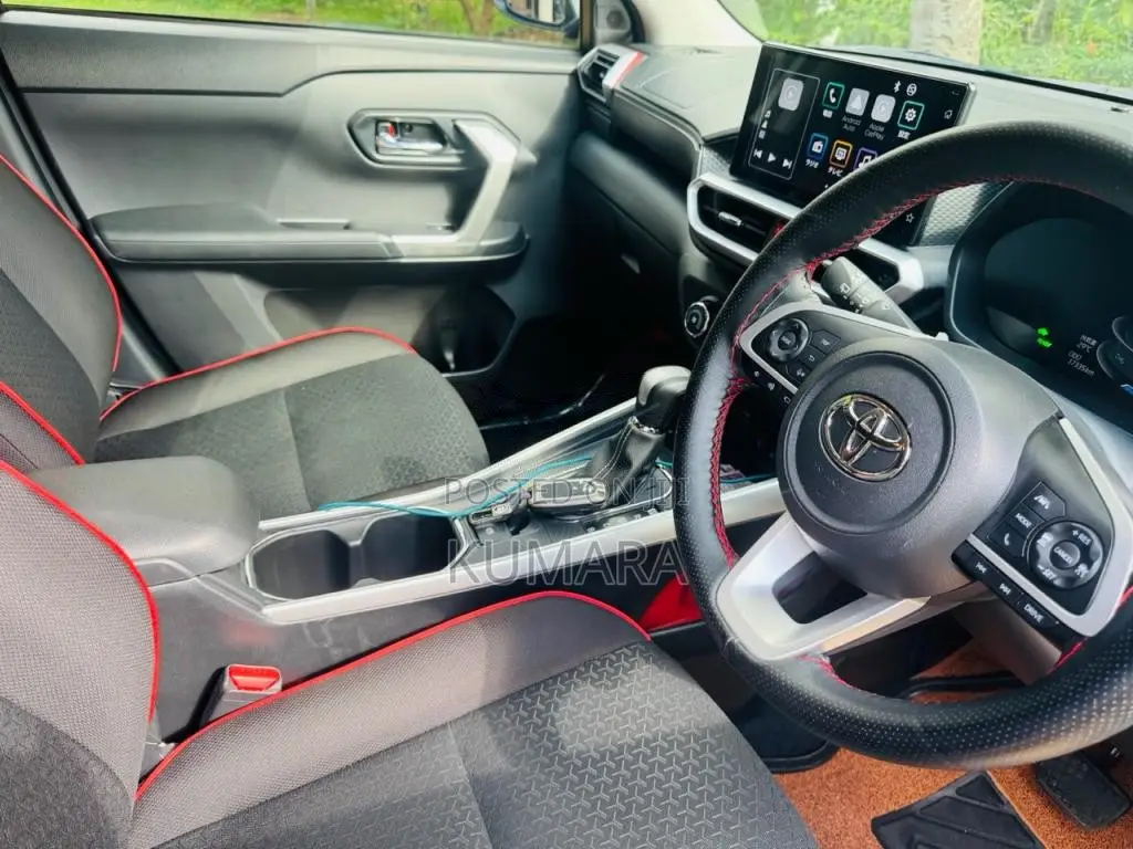 Toyota Raize 2025 SUV (Used)
