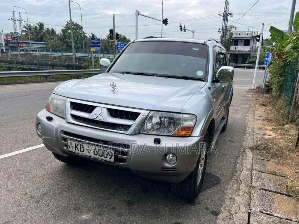 Mitsubishi Montero 2004 SUV (Used)