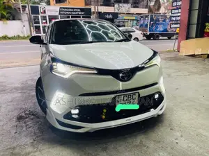 Toyota CHR NGX50 2018 SUV (Used)
