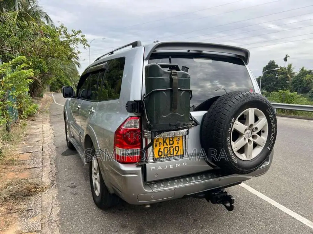 Mitsubishi Montero 2004 SUV (Used)