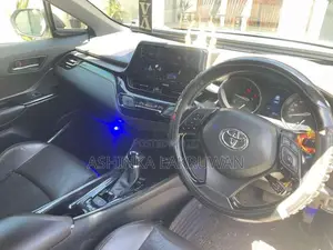 Toyota CHR NGX50 2018 SUV (Used)