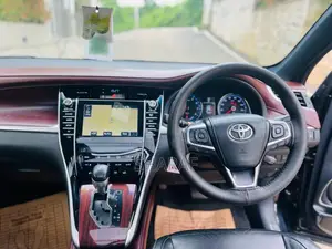 Toyota Harrier Advance Premium 2016 SUV (Used)
