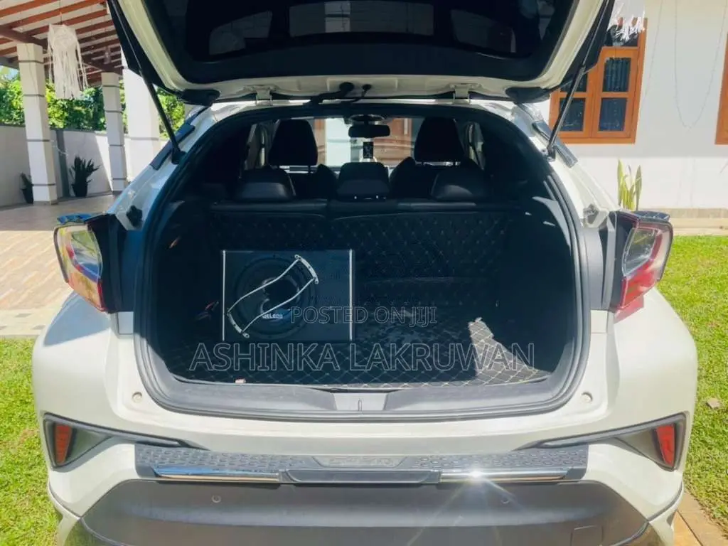Toyota CHR NGX50 2018 SUV (Used)