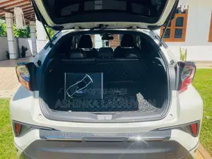 Toyota CHR NGX50 2018 SUV (Used)