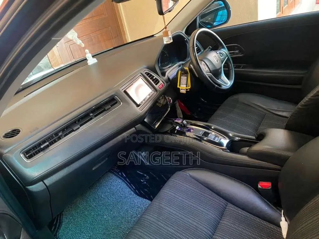 Honda Vezel 2014 SUV (Used)