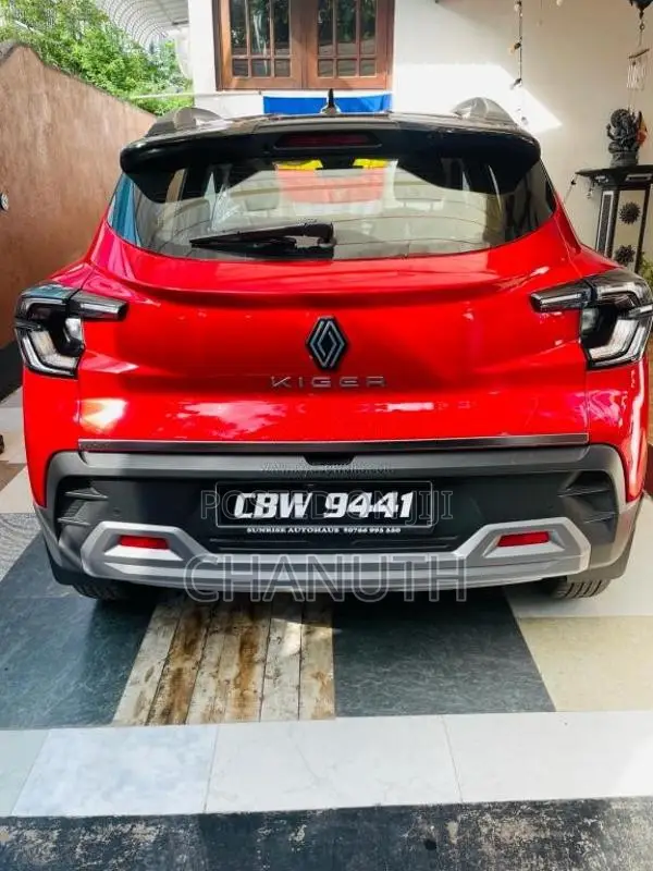 Renault Kiger Emotion CVT 2025 SUV (Used)
