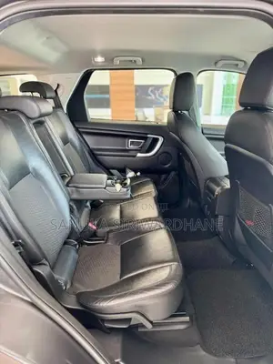 Land-Rover Discovery Sport 2017 SUV (Used)