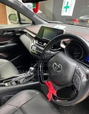 Toyota CHR 2020 SUV (Used)