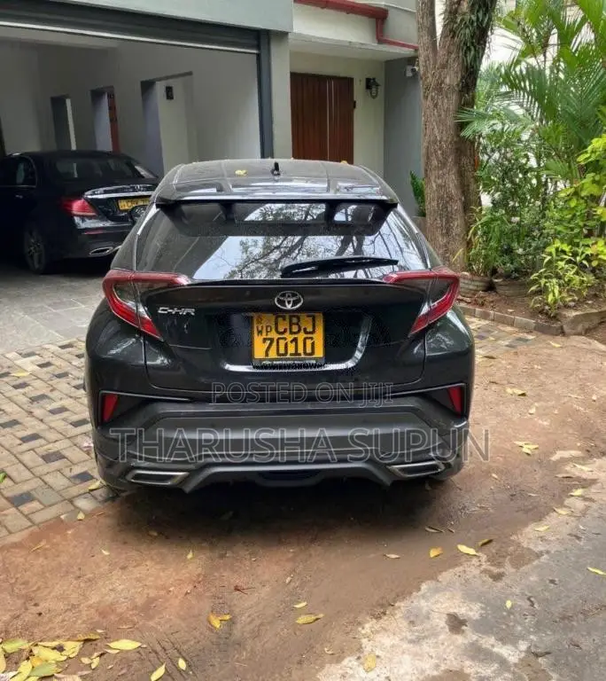 Toyota CHR 2020 SUV (Used)
