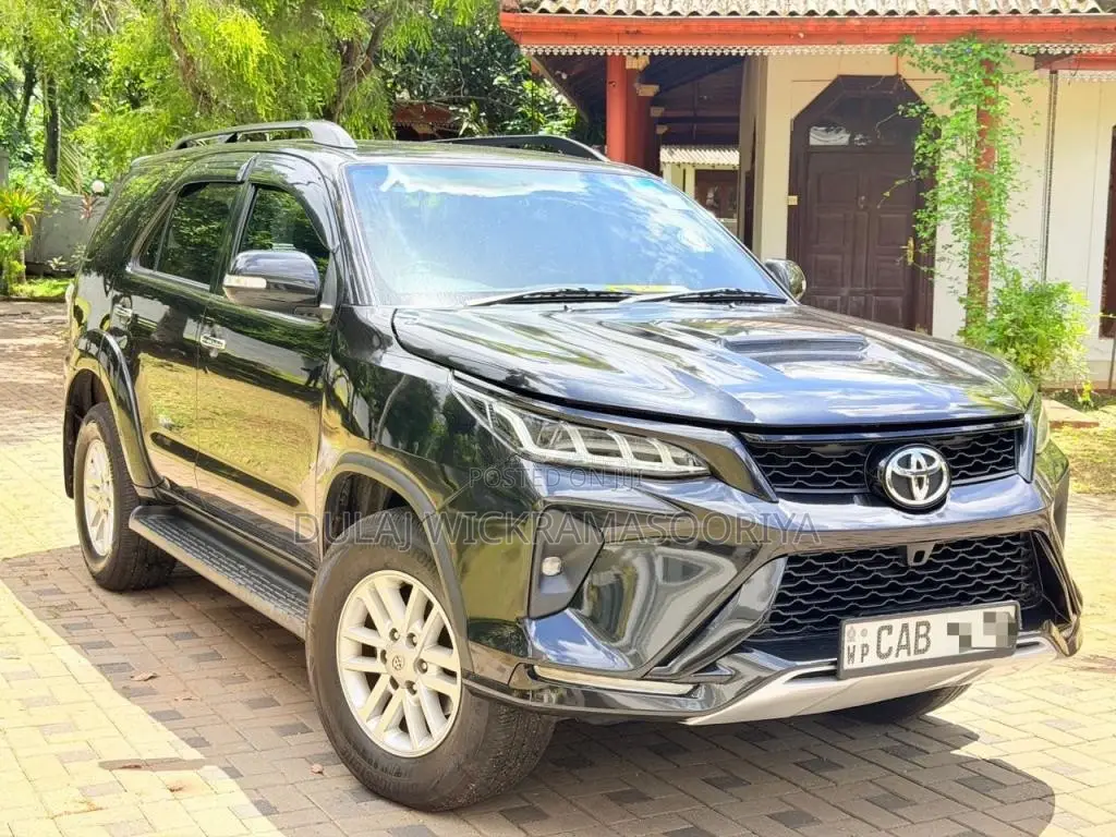 Toyota Fortuner 2013 SUV (Used)