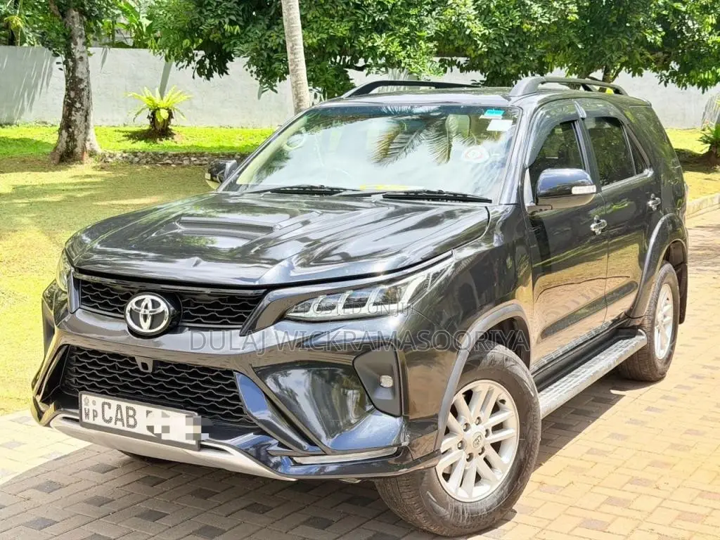 Toyota Fortuner 2013 SUV (Used)
