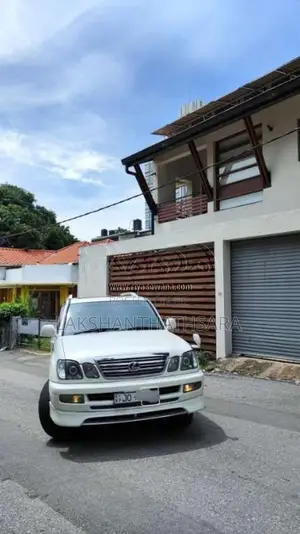 Toyota Cygnus V8 2004 SUV (Used)
