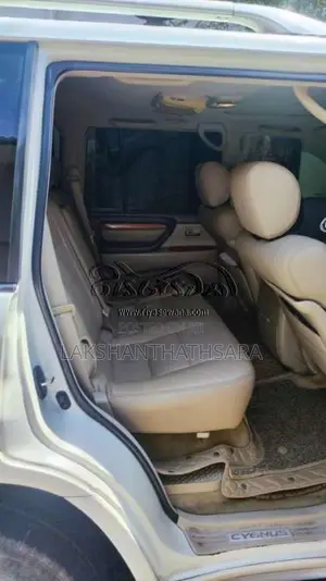 Toyota Cygnus V8 2004 SUV (Used)