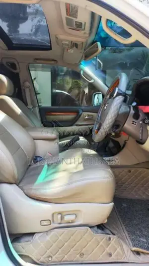 Toyota Cygnus V8 2004 SUV (Used)