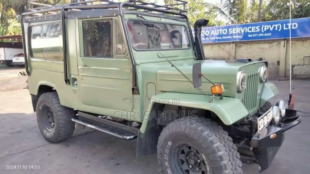 Mitsubishi 4DR5 1969 SUV (Used)