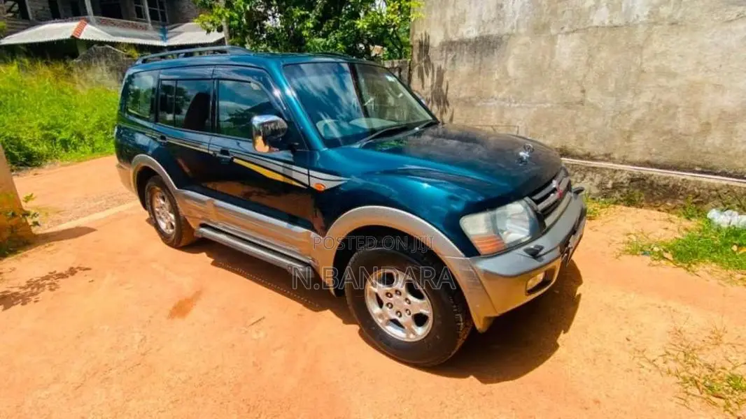 Mitsubishi Montero 2002 SUV (Used)