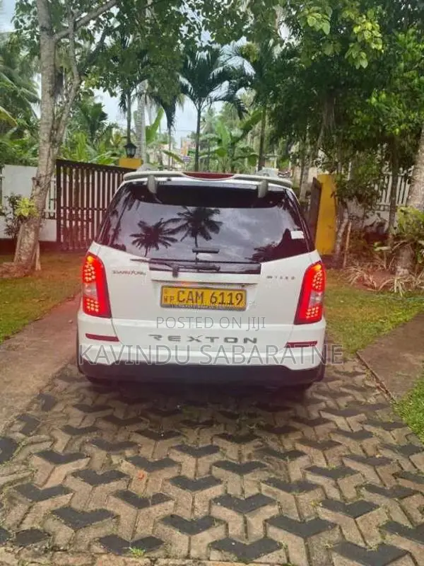 Micro Rexton 2015 SUV (Used)