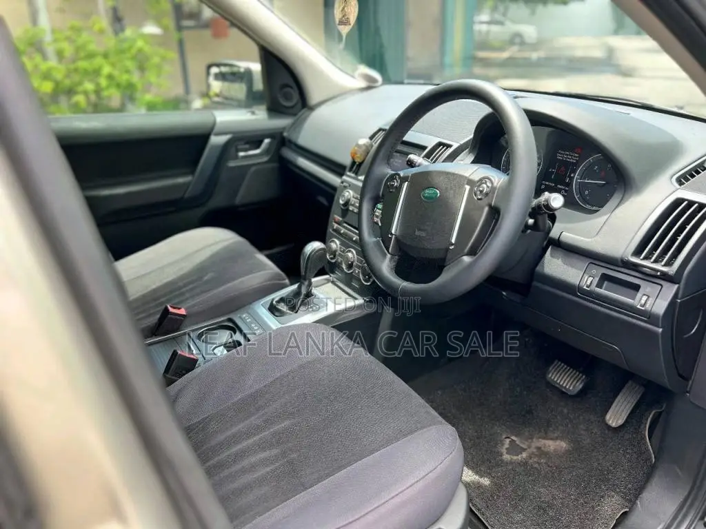 Land-Rover Freelander 2013 SUV (Used)