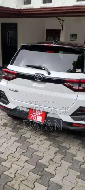 Toyota Raize 2025 SUV (Used)