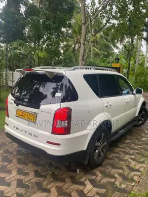 Micro Rexton 2015 SUV (Used)